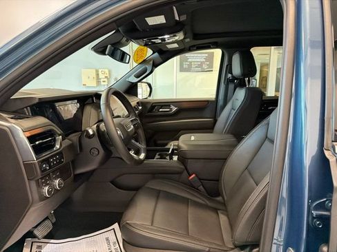 Used 2026 GMC Yukon Denali w/ Sun & Power Step Package AWD/4WD image 17