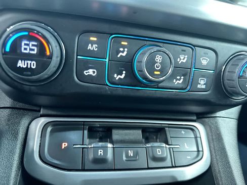 Used 2023 GMC Acadia SLE w/ Driver Convenience Package image 28