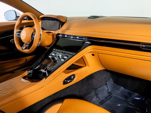 Used 2025 Aston Martin DB12 Coupe image 49