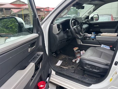 Used 2023 Toyota Tundra Limited AWD/4WD image 5