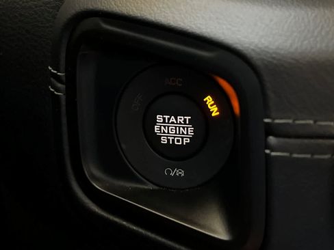 Used 2024 Jeep Wrangler Unlimited Sahara AWD/4WD image 28