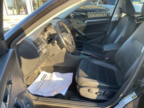 Used 2017 Volkswagen Passat 1.8T SE image 16