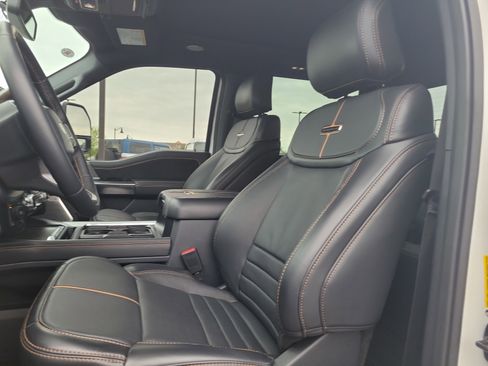 Used 2024 Ford F250 Platinum image 19