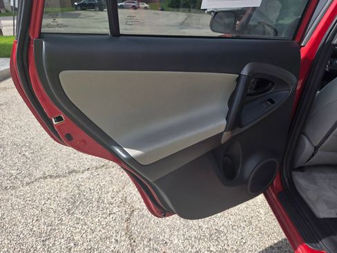 Used 2011 Toyota RAV4 4WD w/ Base L4 Extra Value Pkg image 15