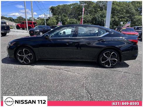 Certified 2023 Nissan Altima 2.5 SR w/ SR Premium Package FWD image 1