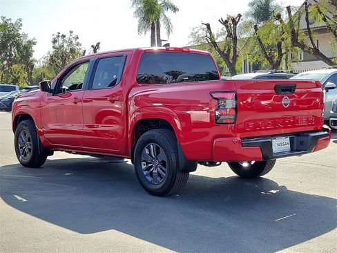 Certified 2025 Nissan Frontier SV image 30