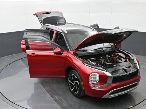 Used 2024 Mitsubishi Outlander SEL image 46