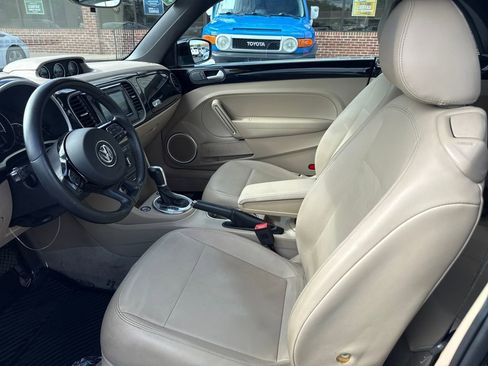 Used 2014 Volkswagen Beetle TDI image 10