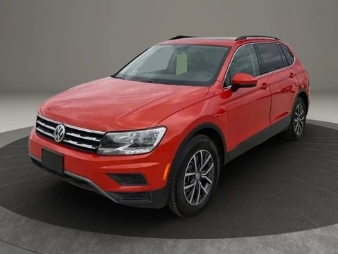 Used 2019 Volkswagen Tiguan SE FWD image 3