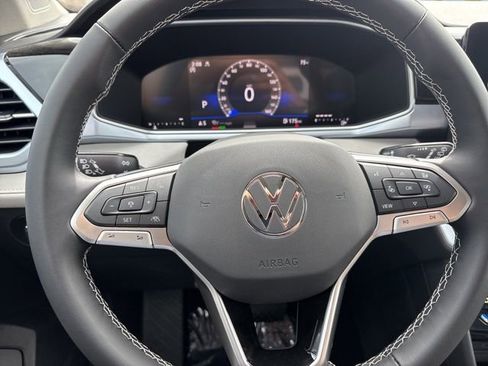 New 2026 Volkswagen Taos SE image 12