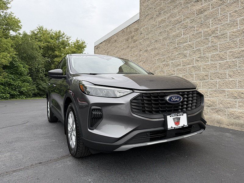 Used 2024 Ford Escape Active FWD image 1