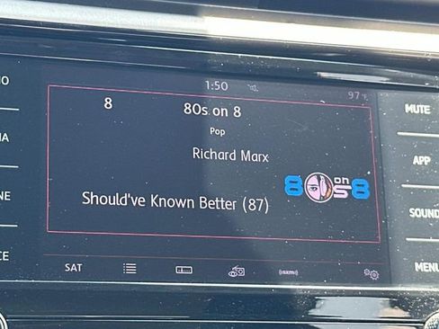 Used 2022 Volkswagen Passat 2.0T SE image 25