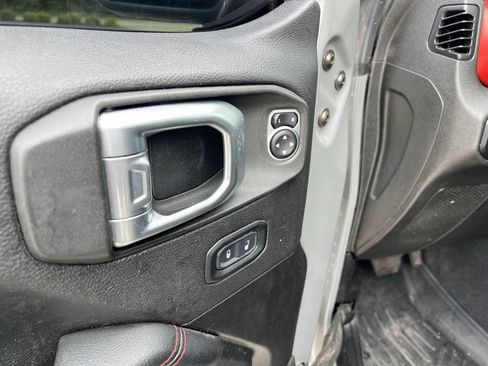 Used 2020 Jeep Wrangler Unlimited Rubicon AWD/4WD image 27
