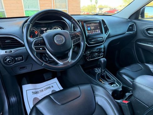 Used 2019 Jeep Cherokee Latitude Plus image 14