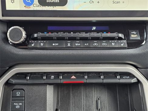 Used 2025 Toyota Tundra Limited image 16