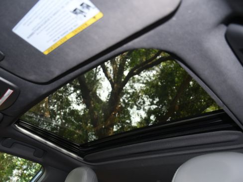 Used 2020 Toyota Avalon Limited image 7