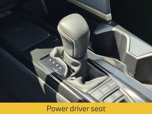 Used 2025 Toyota Camry SE FWD image 20