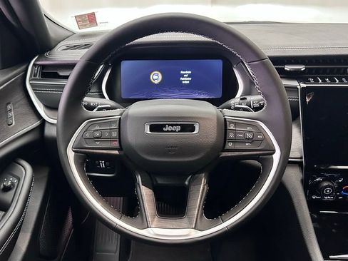 New 2025 Jeep Grand Cherokee Limited w/ Luxury Tech Group II image 26