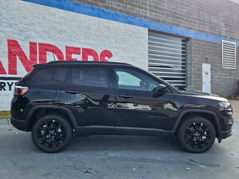 New 2026 Jeep Compass Latitude image 8