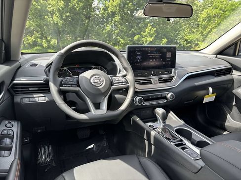 New 2026 Nissan Altima 2.5 SR AWD/4WD image 17