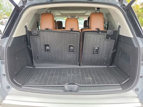 Used 2024 Nissan Pathfinder Platinum image 10