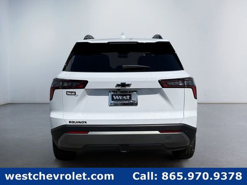 New 2026 Chevrolet Equinox LT w/ Convenience Package II FWD image 4