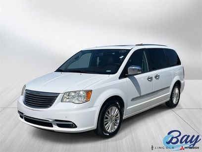 Used 2014 Chrysler Town & Country Limited w/ Luxury Group
