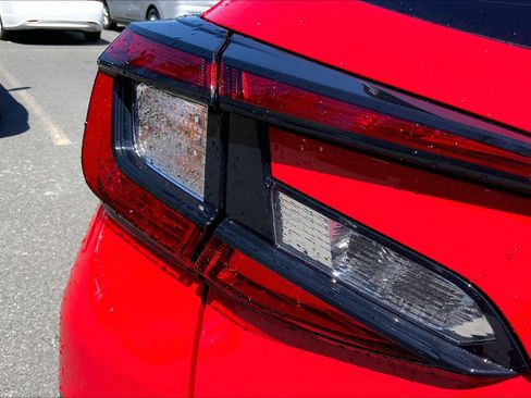 Used 2024 Subaru Crosstrek 2.0i Premium w/ Crosstrek Mirror Package AWD/4WD image 31