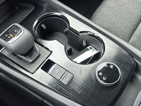 Used 2024 Nissan Rogue SV image 23