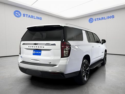 Used 2023 Chevrolet Suburban LT image 8