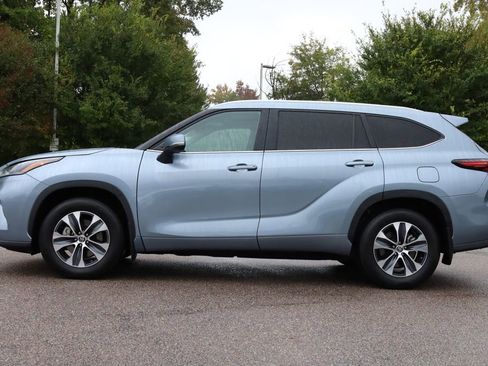 Used 2024 Toyota Highlander XLE image 17