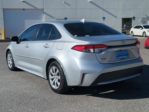 Used 2021 Toyota Corolla LE image 15