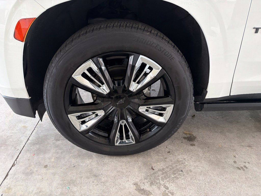 Used 2022 Chevrolet Tahoe High Country RWD image 10