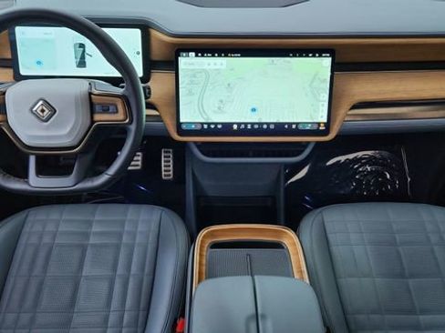 Used 2025 Rivian R1S Premium AWD/4WD image 40
