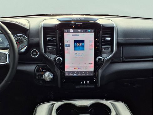 Used 2025 RAM 1500 Laramie image 15