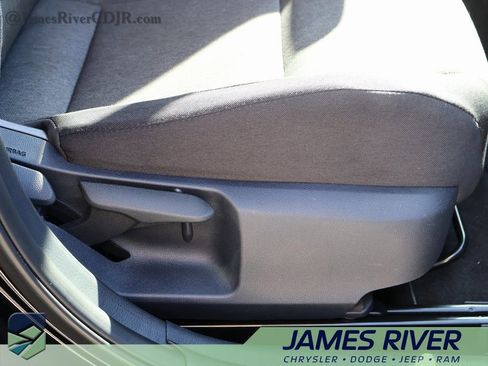 Used 2025 Toyota Camry LE image 10