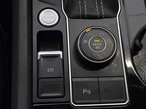 Used 2021 Volkswagen Atlas SEL R-Line AWD/4WD image 17