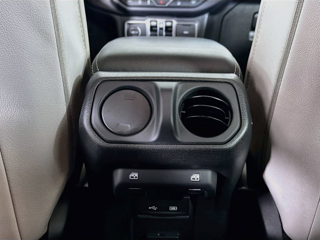 Used 2019 Jeep Wrangler Unlimited Sahara AWD/4WD image 21