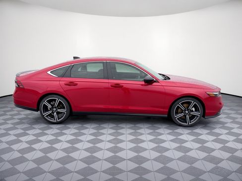 Used 2025 Honda Accord Sport image 8