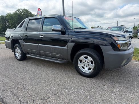 Used 2002 Chevrolet Avalanche 2WD image 1