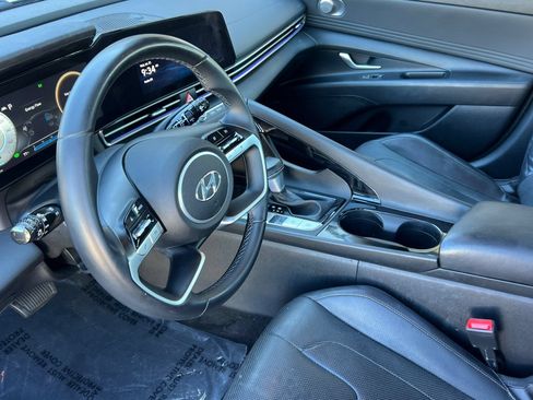 Used 2023 Hyundai Elantra Limited FWD image 10