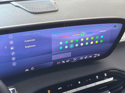 Used 2025 Buick Enclave Preferred image 8