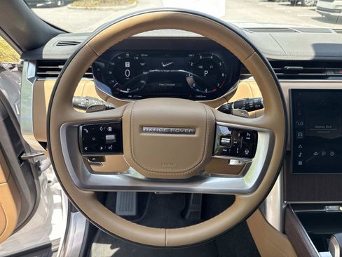 Certified 2025 Land Rover Range Rover Long Wheelbase SE AWD/4WD image 29