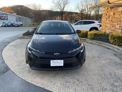 Used 2024 Toyota Corolla LE image 2