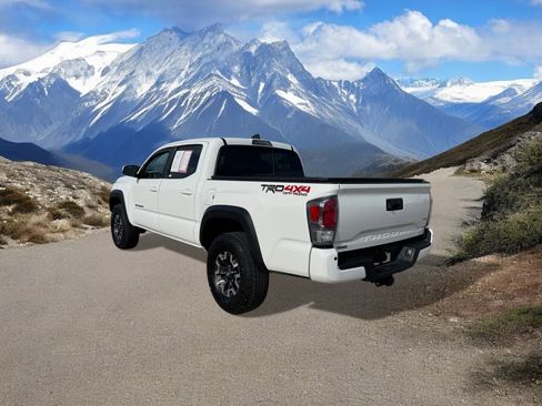 Certified 2023 Toyota Tacoma TRD Off-Road w/ TRD Premium Off Road Package image 3