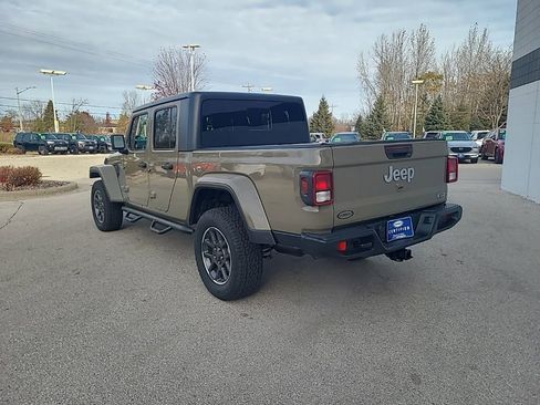 Used 2020 Jeep Gladiator Overland image 4