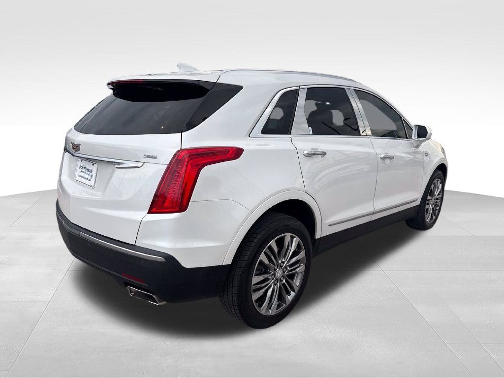 Used 2018 Cadillac XT5 Premium Luxury FWD image 6