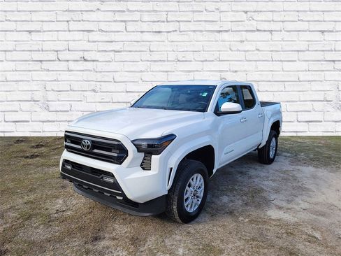 Used 2024 Toyota Tacoma SR5 image 4