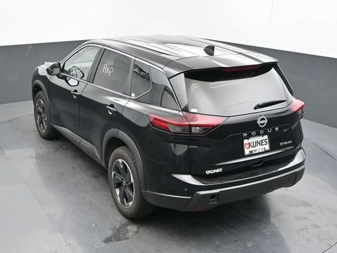 Used 2025 Nissan Rogue SV AWD/4WD image 21