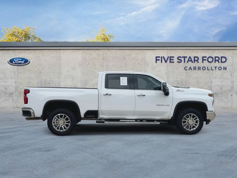 Used 2025 Chevrolet Silverado 2500 LTZ w/ LTZ Plus Package AWD/4WD image 9
